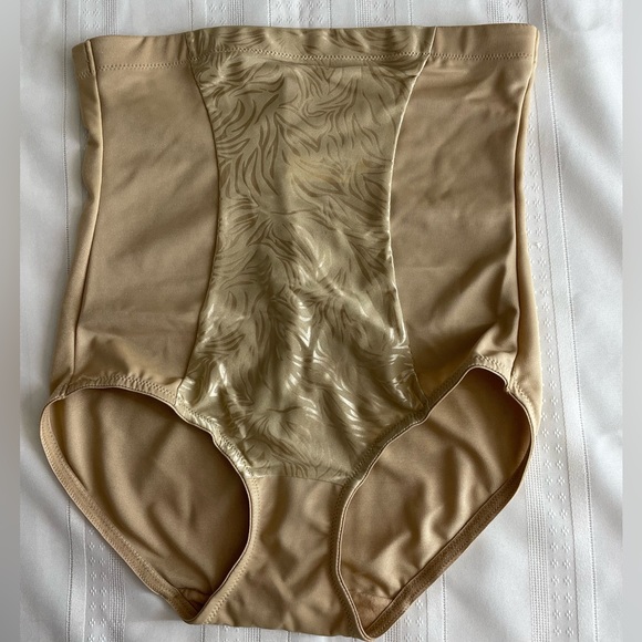 Maidenform Intimates & Sleepwear Maidenform High Waisted Control